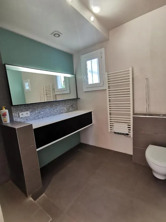 Holiday home La Maison Dans La Colline Velleron