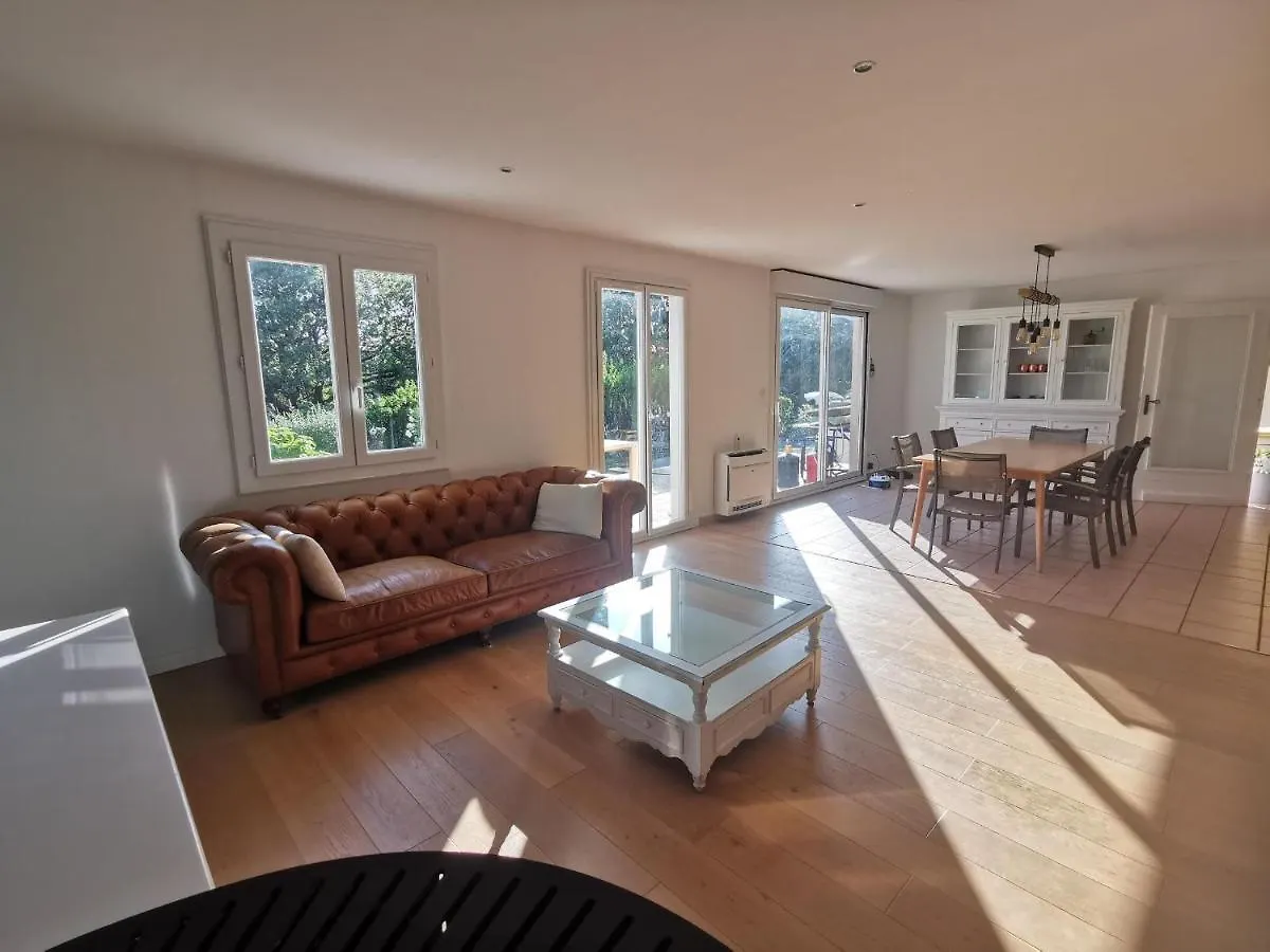 La Maison Dans La Colline Velleron Holiday home